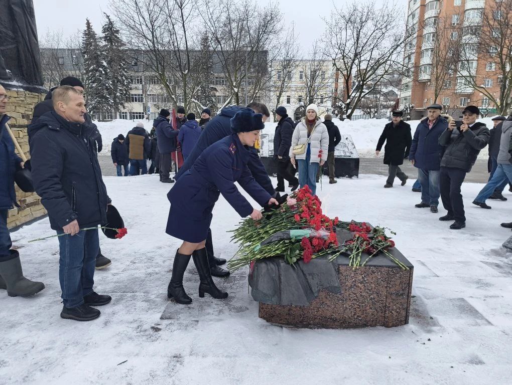 Офицеры следственного управления приняли участие в мероприятиях, посвященных 37-й годовщине вывода советских войск из Афганистана