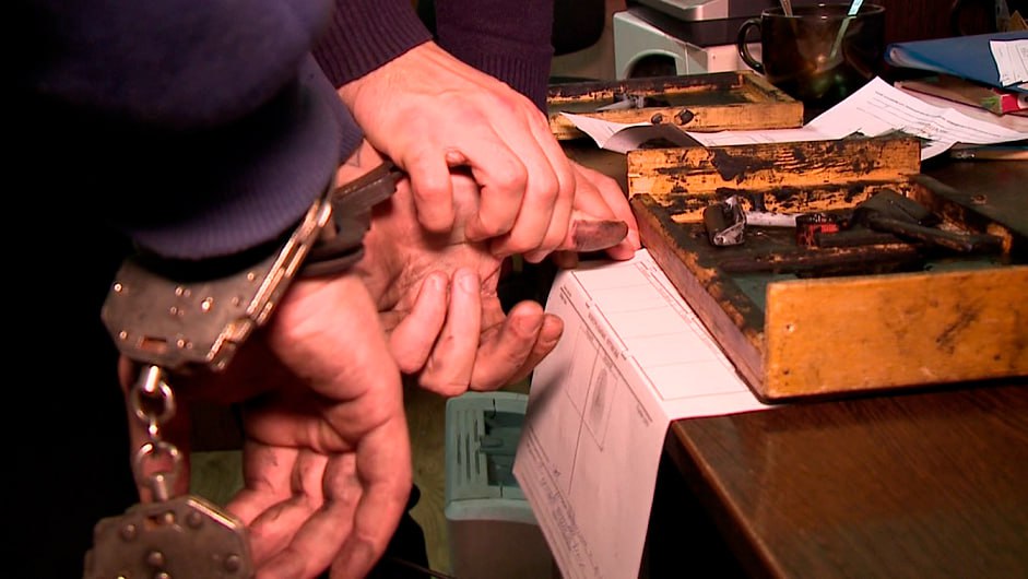 Полицейские изобличили жителя Пензы в незаконной рубке дерева породы дуб