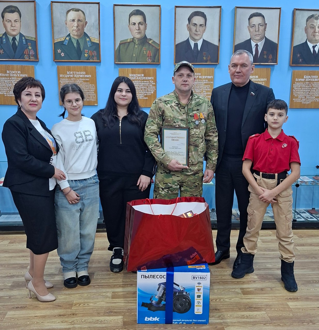 Ильдар Акчурин поблагодарил за смелость и отвагу защитников Родины