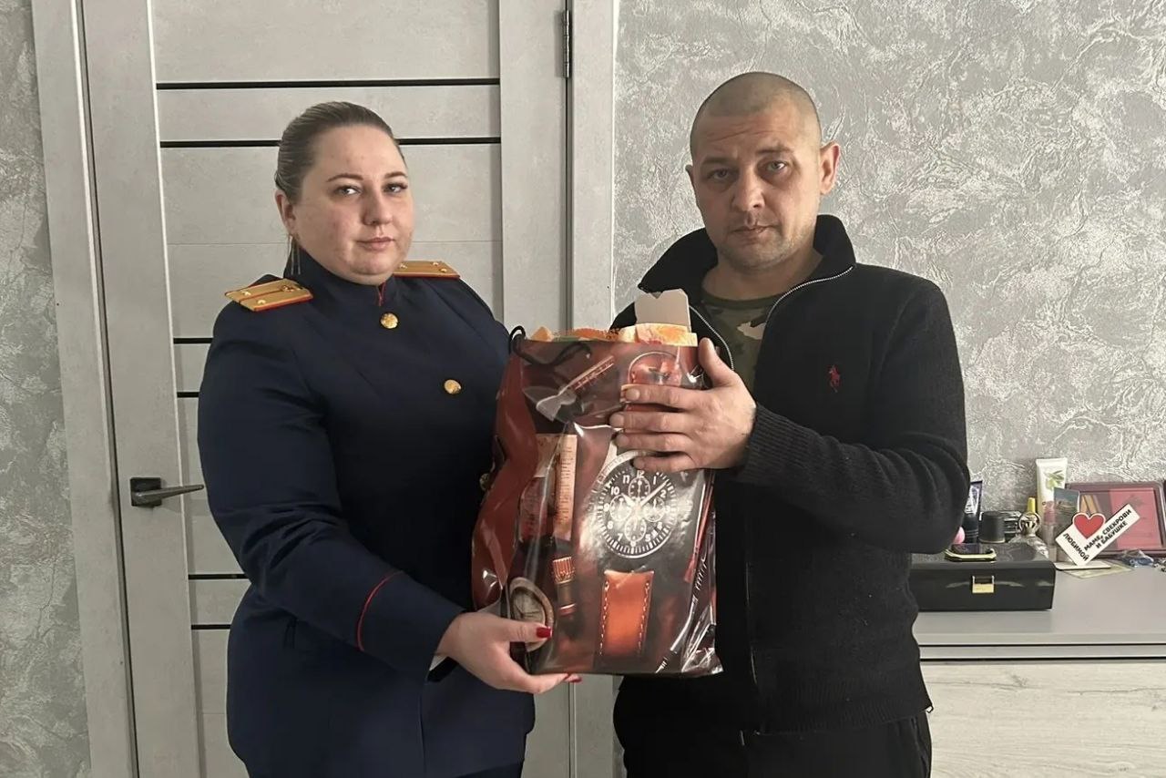 Офицеры следственного управления поздравили участников специальной военной операции с Днем защитника Отечества Офицеры следственного управления поздравили участников специальной военной операции с Днем защитника Отечества