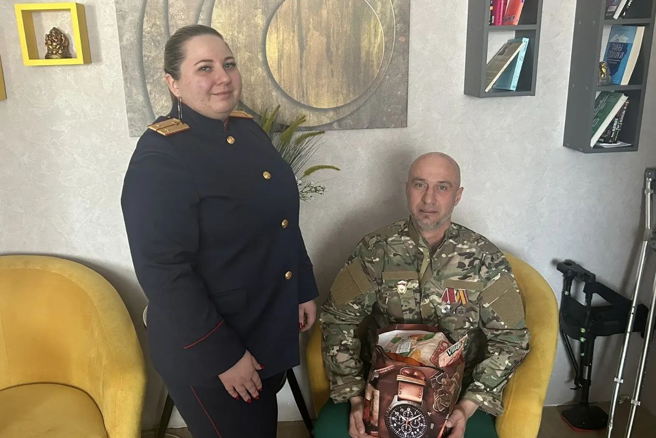 Офицеры следственного управления поздравили участников специальной военной операции с Днем защитника Отечества Офицеры следственного управления поздравили участников специальной военной операции с Днем защитника Отечества