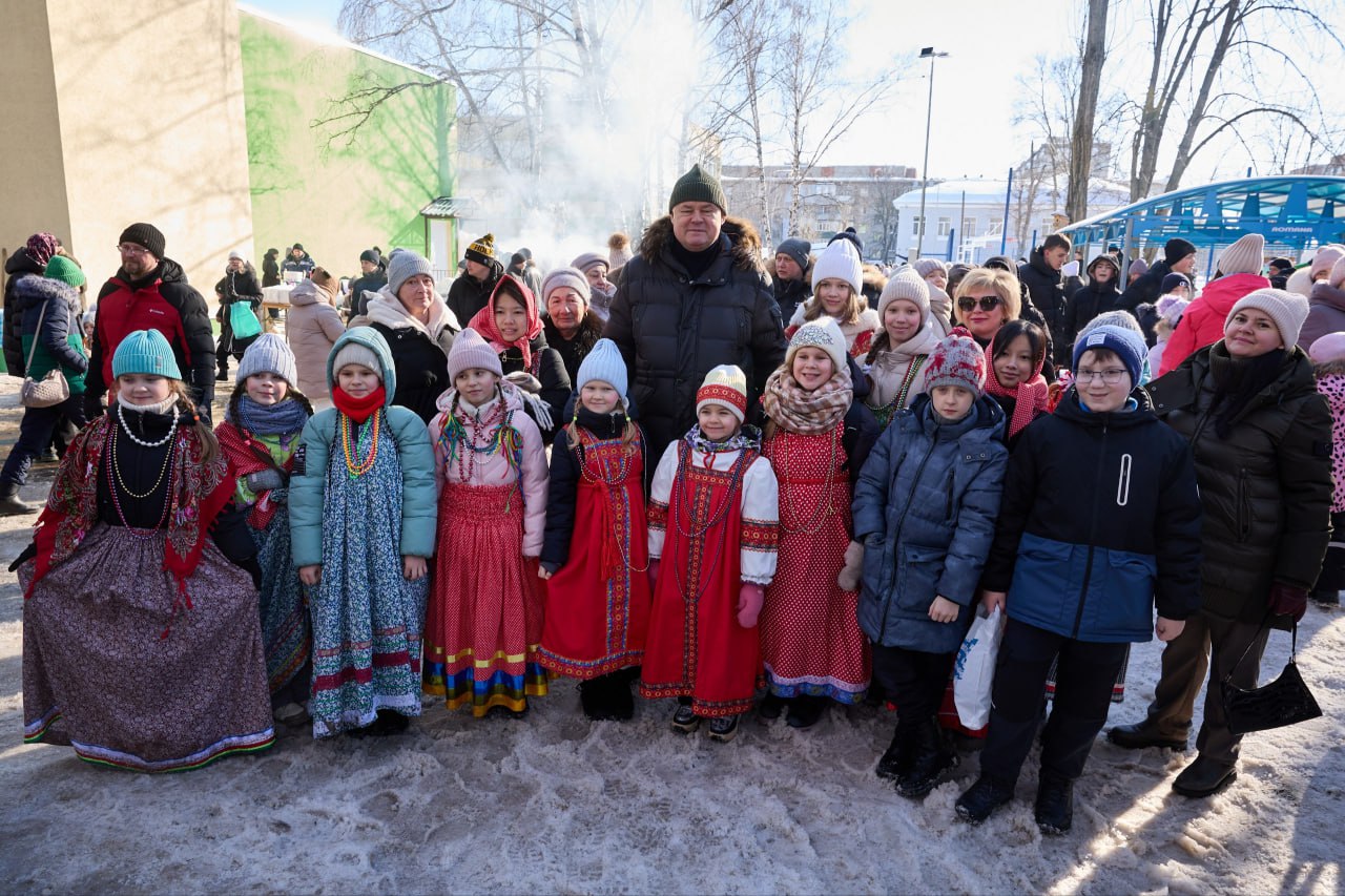 В Железнодорожном районе Пензы прошли народные гулянья в честь Масленицы В Железнодорожном районе Пензы прошли народные гулянья в честь Масленицы