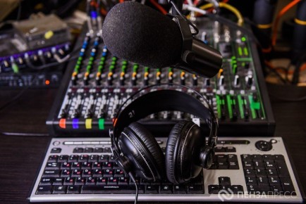 Утром 26 февраля народный артист России, худрук областного драмтеатра, ведущий программы «Вечерний Фигаро» на телеканале «Экспресс» Сергей Казаков, также известный зрителям как экс-ведущий «Клуба Фигаро» на «11 канале»...