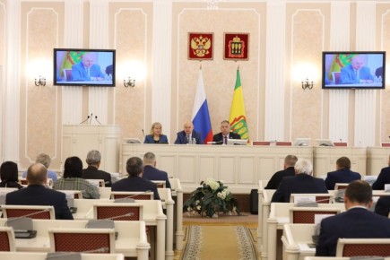 Депутаты приступили к формированию повестки дня очередной сессии регионального парламента