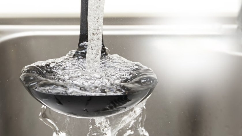 Первый в мире половник, не брызгающий водой: инновация от японского стартапа