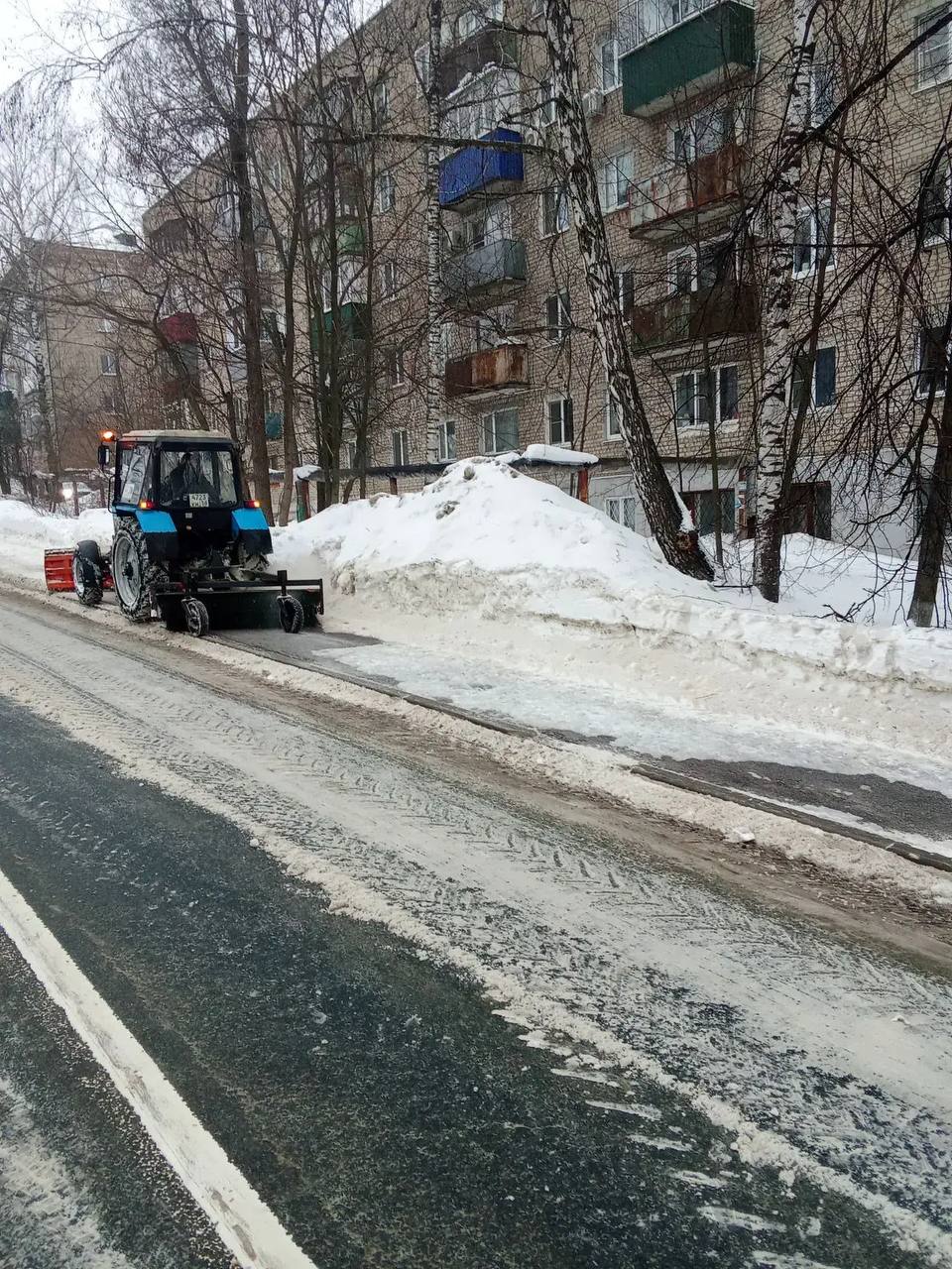 Олег Денисов: За последние сутки с городских территорий вывезли 12,5 тысяч кубометров снега Олег Денисов: За последние сутки с городских территорий вывезли 12,5 тысяч кубометров снега