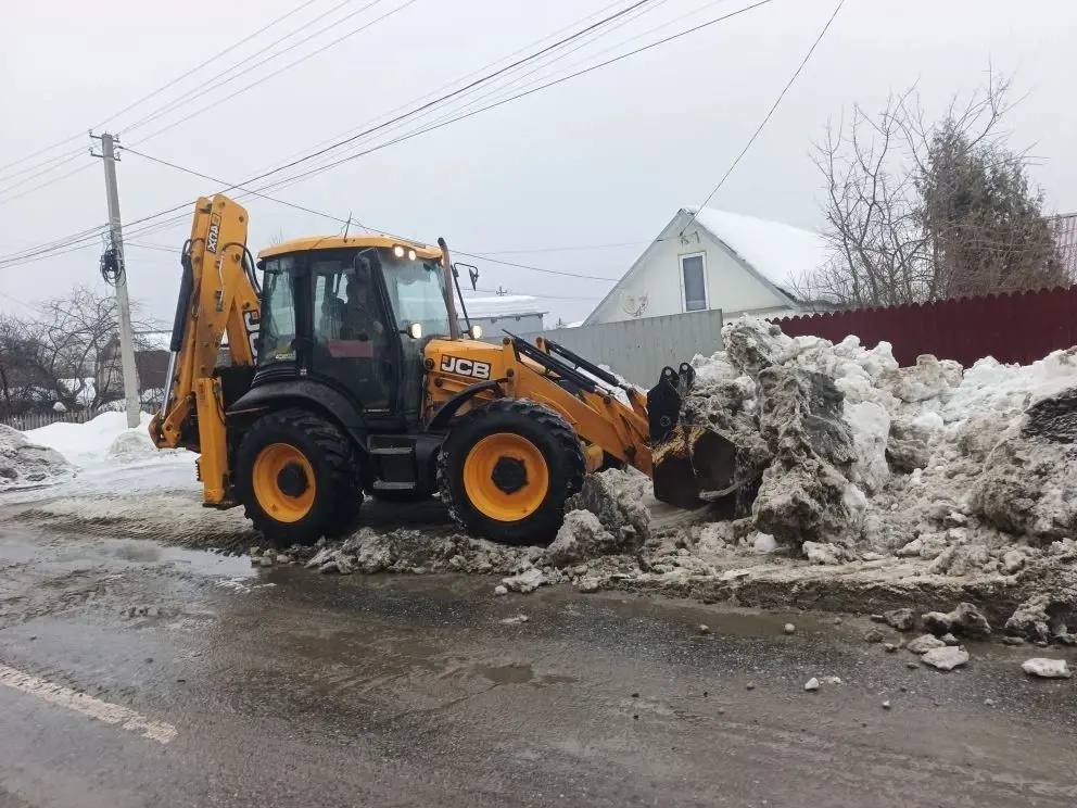 Олег Денисов: За последние сутки с городских территорий вывезли 12,5 тысяч кубометров снега Олег Денисов: За последние сутки с городских территорий вывезли 12,5 тысяч кубометров снега