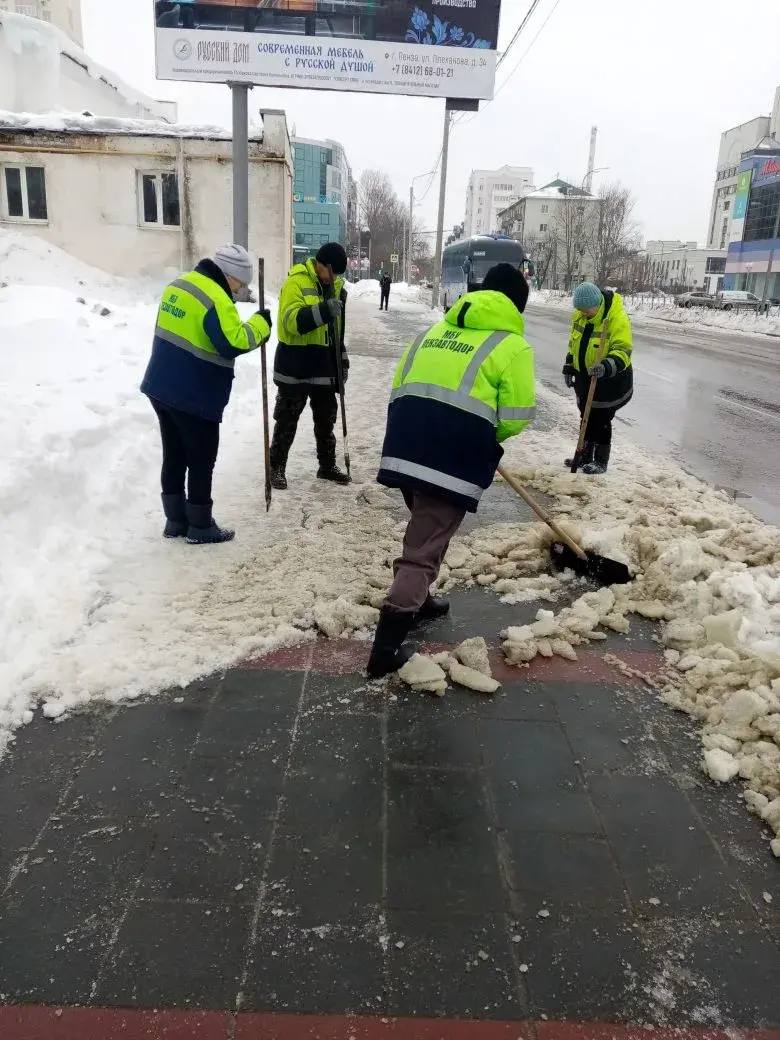 Олег Денисов: За последние сутки с городских территорий вывезли 12,5 тысяч кубометров снега Олег Денисов: За последние сутки с городских территорий вывезли 12,5 тысяч кубометров снега
