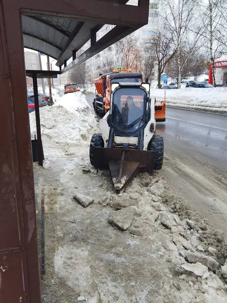 Олег Денисов: За последние сутки с городских территорий вывезли 12,5 тысяч кубометров снега Олег Денисов: За последние сутки с городских территорий вывезли 12,5 тысяч кубометров снега