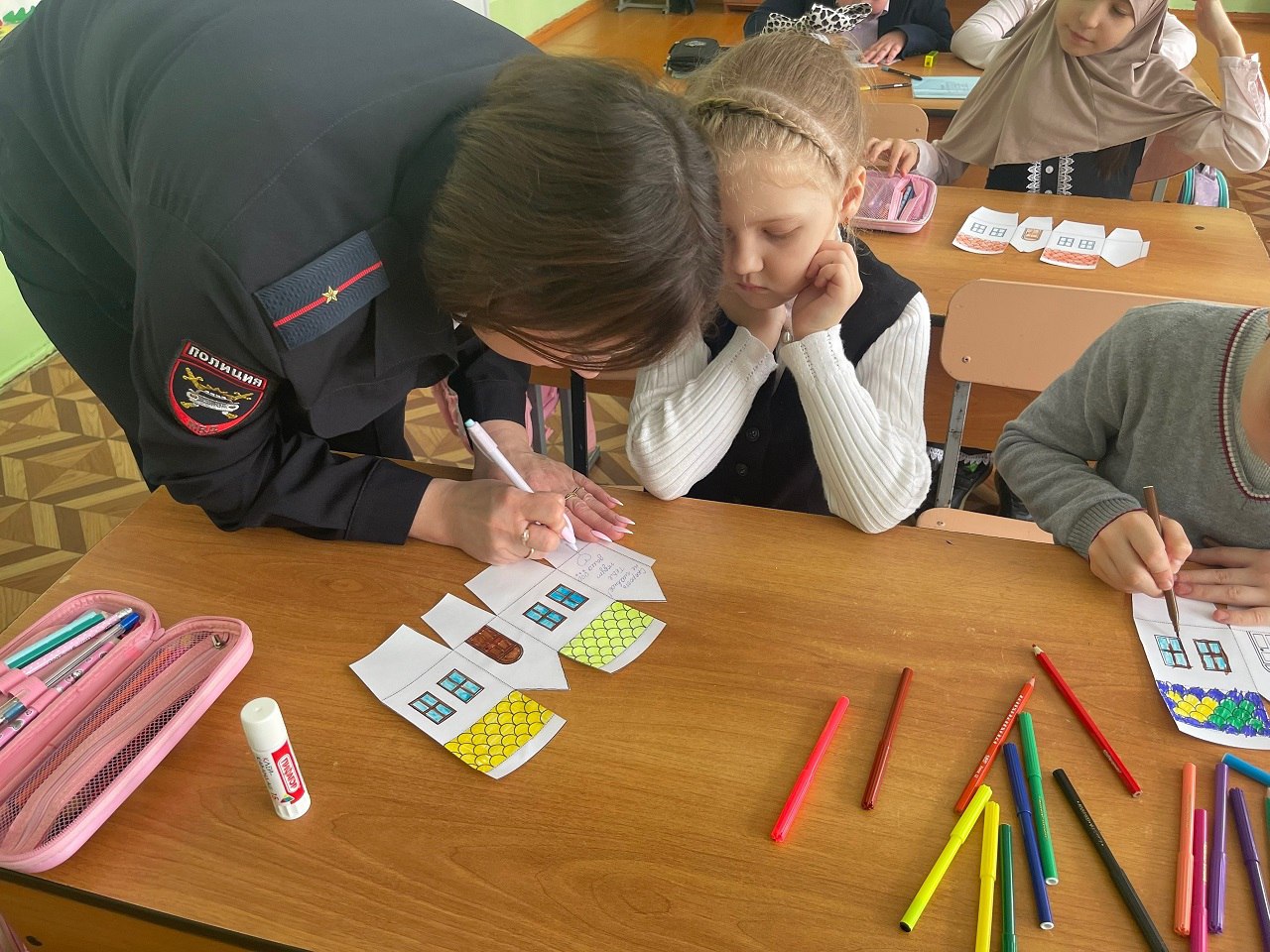 В Лунинском районе прошла акцияпо ПДД «Скорость не главное, вас ждут дома!» В Лунинском районе прошла акцияпо ПДД «Скорость не главное, вас ждут дома!»