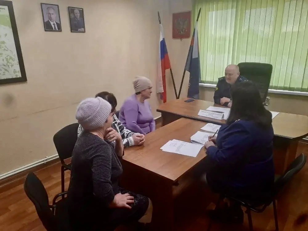 На минувшей неделе заместитель прокурора области Олег Световой провел личный прием жителей Камешкирского района