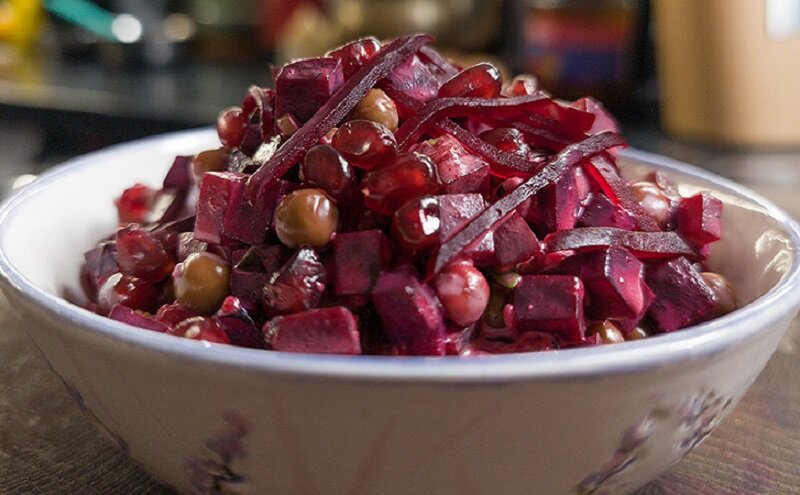 Вдохновляющий салат из свеклы: вкус и польза на ужин