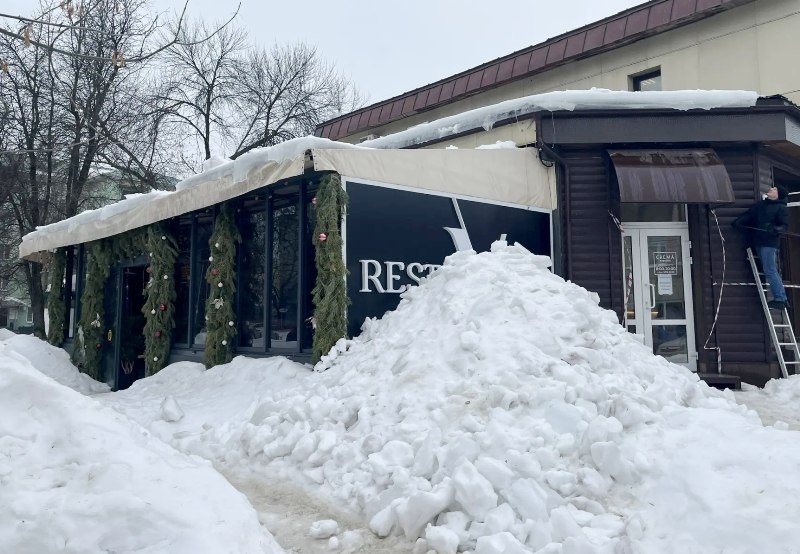 В Ленинском районе проверили зимнее содержание территорий у магазинов В Ленинском районе проверили зимнее содержание территорий у магазинов