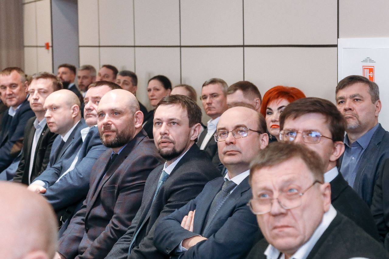 Олег Мельниченко: На сегодняшнем совместном заседании правительства Пензенской области и региональной Ассоциации промышленников призвал руководителей наших предприятий активнее вести техническое перевооружение производства Олег Мельниченко: На сегодняшнем совместном заседании правительства Пензенской области и региональной Ассоциации промышленников призвал руководителей наших предприятий активнее вести техническое перевооружение производства