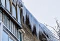 Пензенцам рассказали о мерах предосторожности при сходе снега и наледи с крыш домов