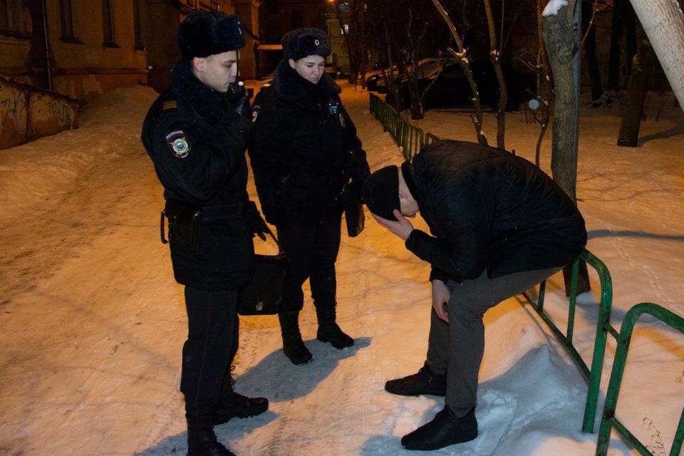 Знакомый обманул пензячку и похитил у нее крупную сумму денег