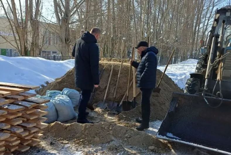 В Железнодорожном районе проверили подготовку УК к паводку В Железнодорожном районе проверили подготовку УК к паводку