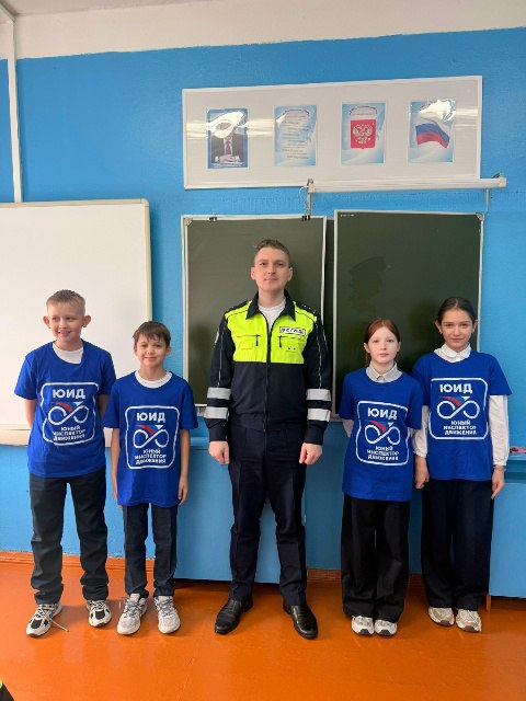 Сотрудники Госавтоинспекции Белинского района провели познавательную викторину по Правилам дорожного движения Сотрудники Госавтоинспекции Белинского района провели познавательную викторину по Правилам дорожного движения