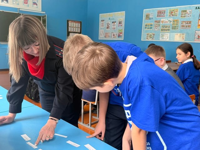 Сотрудники Госавтоинспекции Белинского района провели познавательную викторину по Правилам дорожного движения Сотрудники Госавтоинспекции Белинского района провели познавательную викторину по Правилам дорожного движения