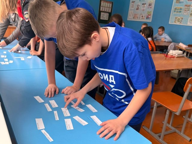 Сотрудники Госавтоинспекции Белинского района провели познавательную викторину по Правилам дорожного движения Сотрудники Госавтоинспекции Белинского района провели познавательную викторину по Правилам дорожного движения