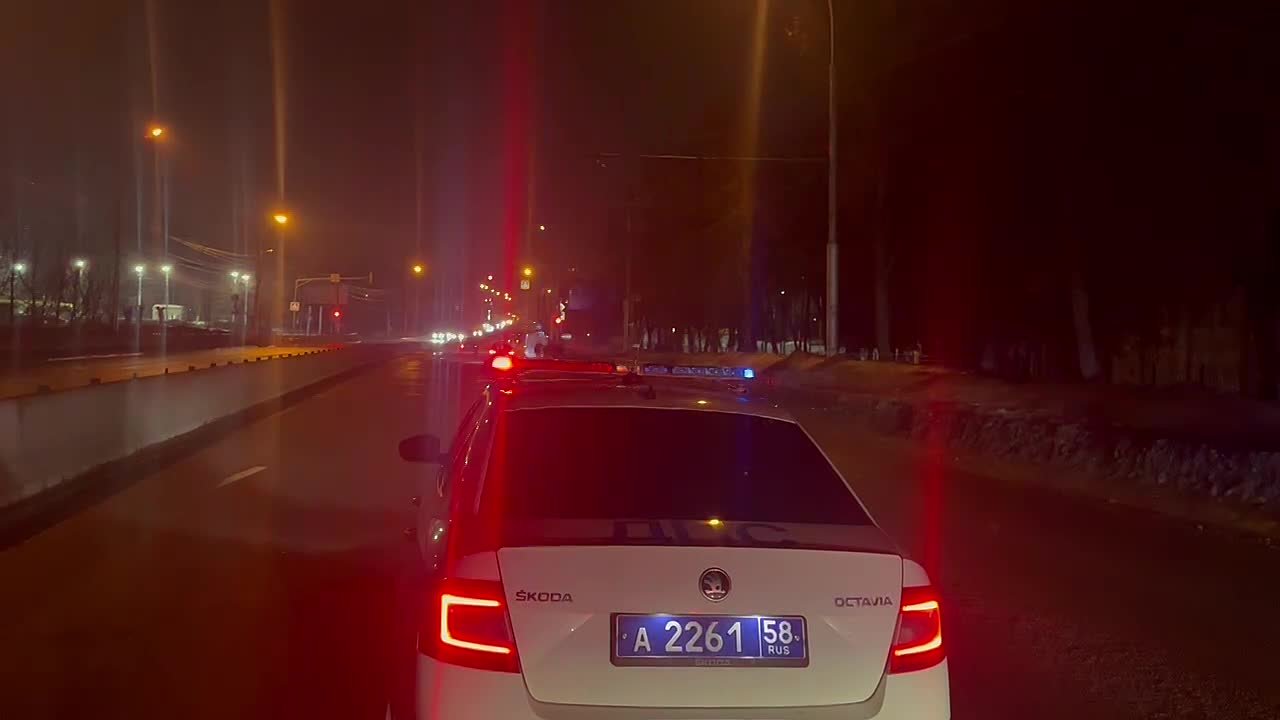 Сотрудники полиции устанавливают обстоятельства смертельного дорожно-транспортного происшествия в городе Пензе По предварительным данным, 14 марта текущего года в 20 часов 35 минут напротив дома 82 на улице Проспект Победы ...