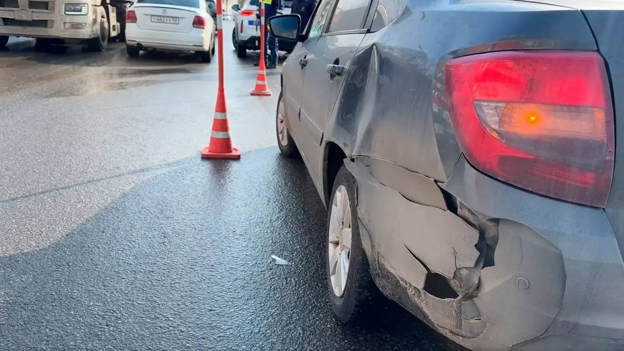 В Пензе 10-летняя девочка попала под колеса машины В Пензе 10-летняя девочка попала под колеса машины