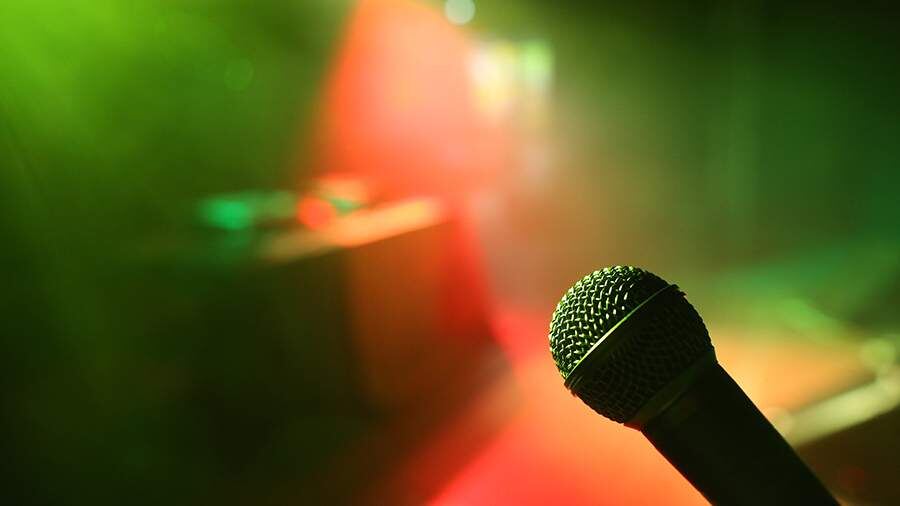 Юристы обсуждают новые правила для артистов: как закон о языке повлияет на псевдонимы