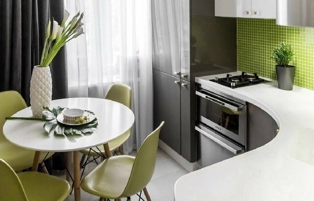 Как максимально эффективно обустроить маленькую кухню: советы и идеи