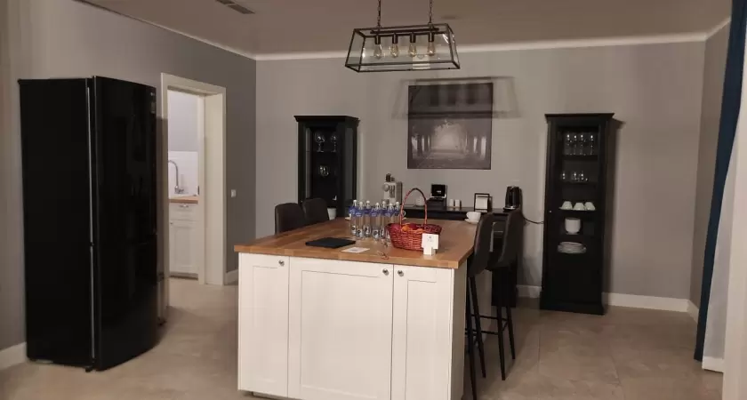 Как избавиться от стойкого запаха после ремонта: советы специалистов