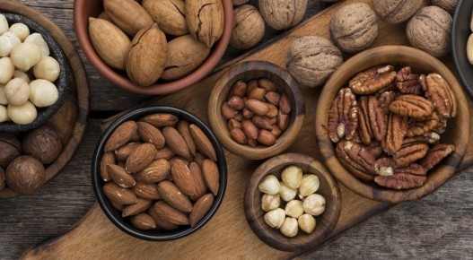 Как сохранить орехи свежими на долгое время