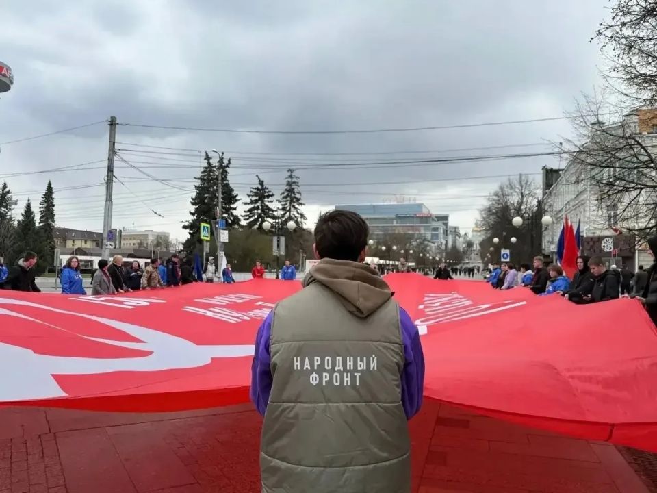 Олег Мельниченко: 15 лет назад по инициативе Президента России Владимира Владимировича Путина был создан Народный фронт, который стал связующим звеном между гражданами и властью, инструментом конструктивного диалога... Олег Мельниченко: 15 лет назад по инициативе Президента России Владимира Владимировича Путина был создан Народный фронт, который стал связующим звеном между гражданами и властью, инструментом конструктивного диалога...