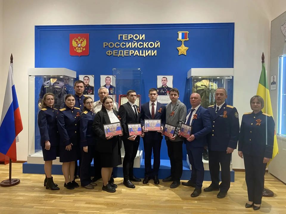 Накануне Дня Победы следователи приняли Присягу сотрудника Следственного комитета Российской Федерации Накануне Дня Победы следователи приняли Присягу сотрудника Следственного комитета Российской Федерации