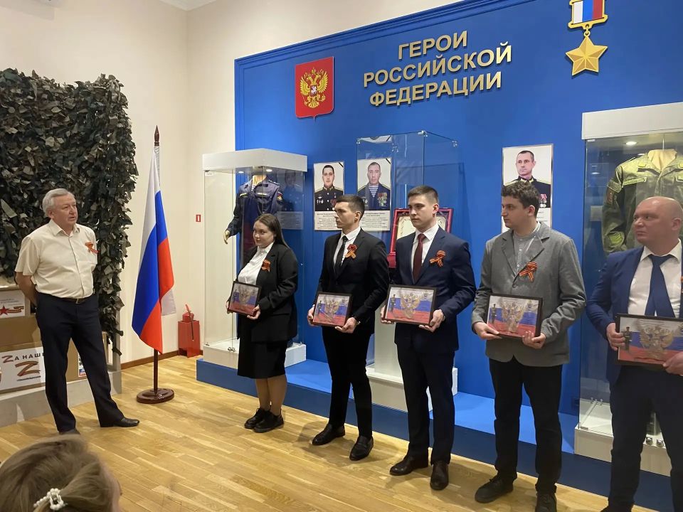 Накануне Дня Победы следователи приняли Присягу сотрудника Следственного комитета Российской Федерации Накануне Дня Победы следователи приняли Присягу сотрудника Следственного комитета Российской Федерации