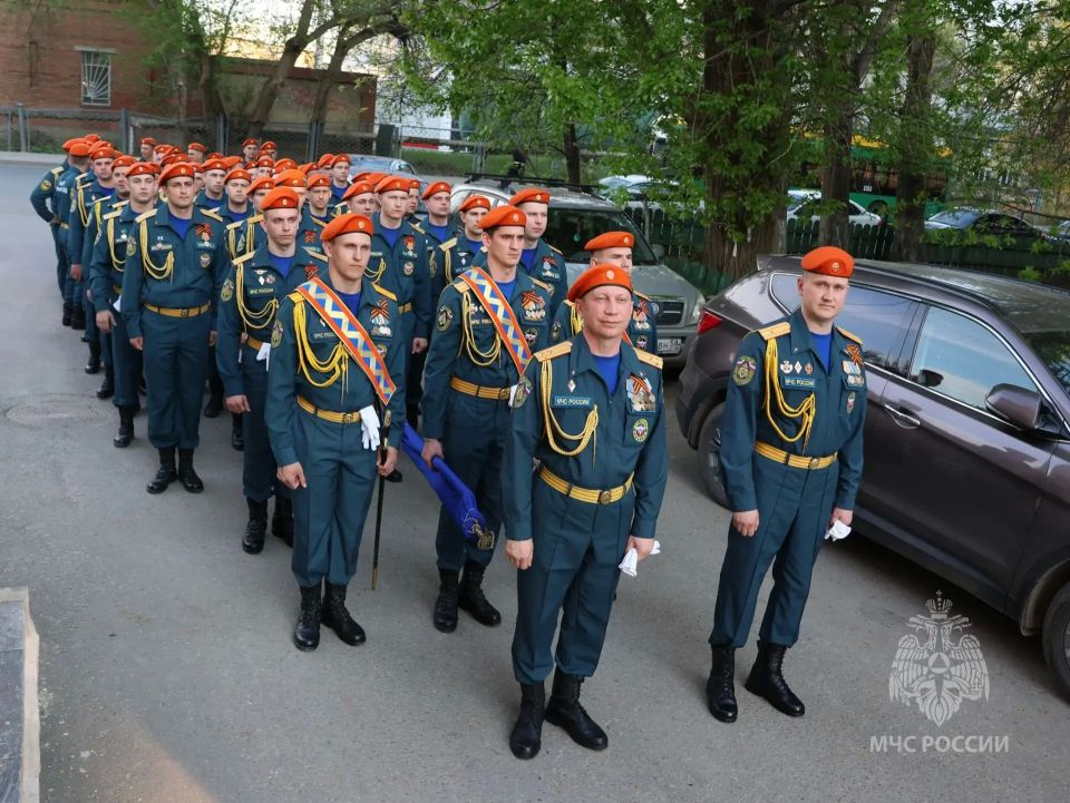 Генеральная репетиция. Уже 9 мая в День Победы 55 сотрудников Главного управления МЧС России по Пензенской области примут участие наряду с другими ведомствами в торжественном параде Генеральная репетиция. Уже 9 мая в День Победы 55 сотрудников Главного управления МЧС России по Пензенской области примут участие наряду с другими ведомствами в торжественном параде
