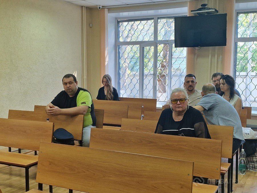 18 мая Октябрьский районный суд Пензы вынес приговор по делу о коррупции, фигурантами которого являются бывший начальник городского управления культуры Вера Фейгина и предприниматель Константин Кузнецов 18 мая Октябрьский районный суд Пензы вынес приговор по делу о коррупции, фигурантами которого являются бывший начальник городского управления культуры Вера Фейгина и предприниматель Константин Кузнецов
