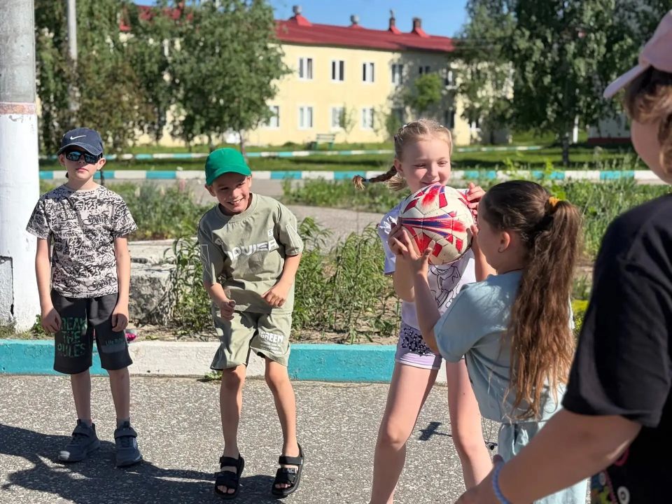 Там, где улыбки нужнее всего! Там, где улыбки нужнее всего!