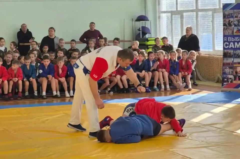 Олег Мельниченко: В этом году исполняется 10 лет федеральному проекту «Самбо – в школу», который помогает растить поколение физически, нравственно и интеллектуально крепкой молодежи Олег Мельниченко: В этом году исполняется 10 лет федеральному проекту «Самбо – в школу», который помогает растить поколение физически, нравственно и интеллектуально крепкой молодежи