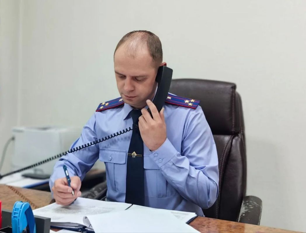 Исполняющий обязанности руководителя следственного управления провел личный прием работников частного охранного предприятия по вопросу невыплаты заработной платы