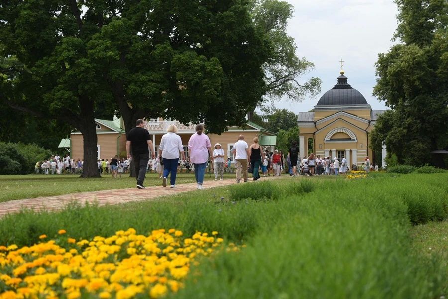 В Государственном Лермонтовском музее-заповеднике «Тарханы» 11 июля отмечают 55-й Всероссийский Лермонтовский праздник. В Государственном Лермонтовском музее-заповеднике «Тарханы» 11 июля отмечают 55-й Всероссийский Лермонтовский праздник.
