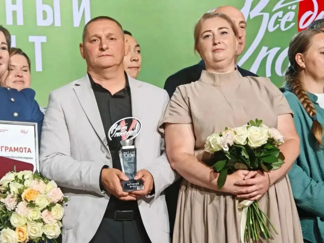 Олег Мельниченко: Пензенские народные полки – общественные объединения, содействующие специальной военной операции, приняли участие в работе форума Народного фронта «Все для Победы!», который собрал в Москве свыше 1200... Олег Мельниченко: Пензенские народные полки – общественные объединения, содействующие специальной военной операции, приняли участие в работе форума Народного фронта «Все для Победы!», который собрал в Москве свыше 1200...