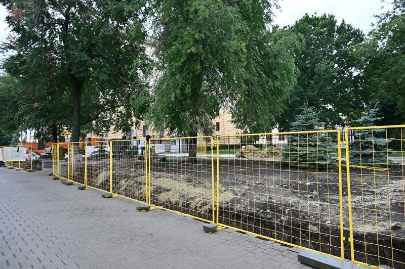 В Пензе идут работы по созданию сквера у здания областного правительства В Пензе идут работы по созданию сквера у здания областного правительства