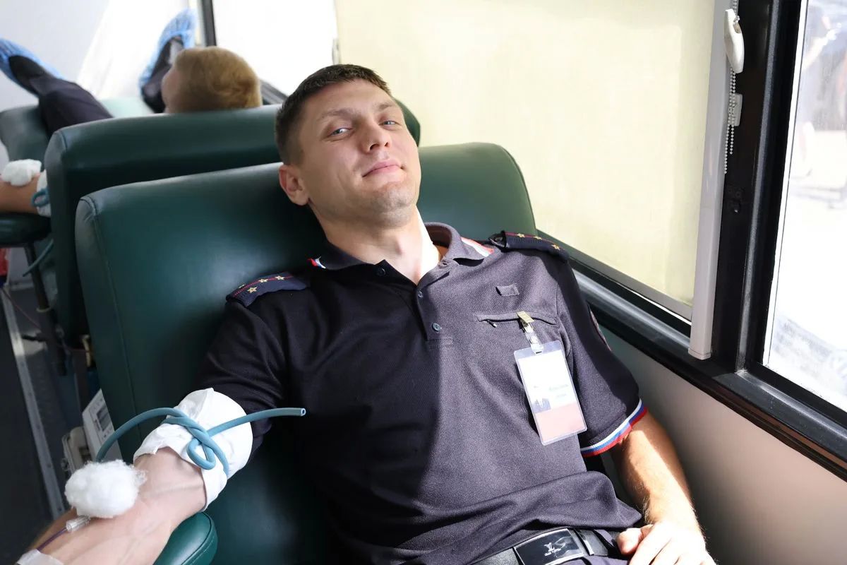 Спасая жизни. Пензенские полицейские вновь приняли участие в ежегодной акции «Донор в погонах» Спасая жизни. Пензенские полицейские вновь приняли участие в ежегодной акции «Донор в погонах»
