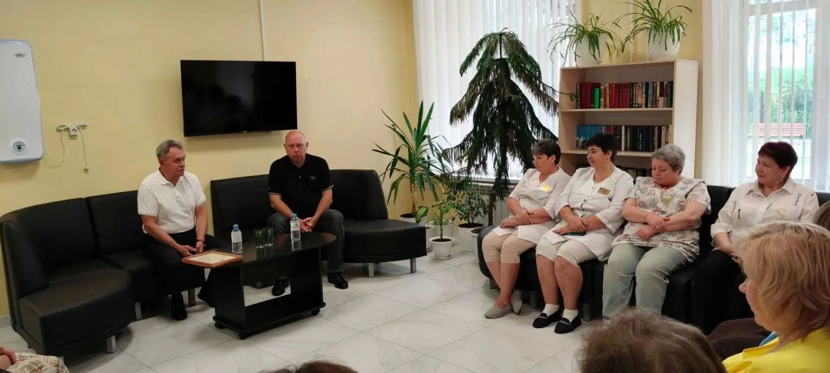 Валерий Лидин встретился с коллективом Сердобского дома ветеранов Валерий Лидин встретился с коллективом Сердобского дома ветеранов