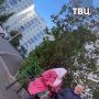 Бабушки у подъезда оскорбляли женщину за татуировки и обижали её сына-аутиста
