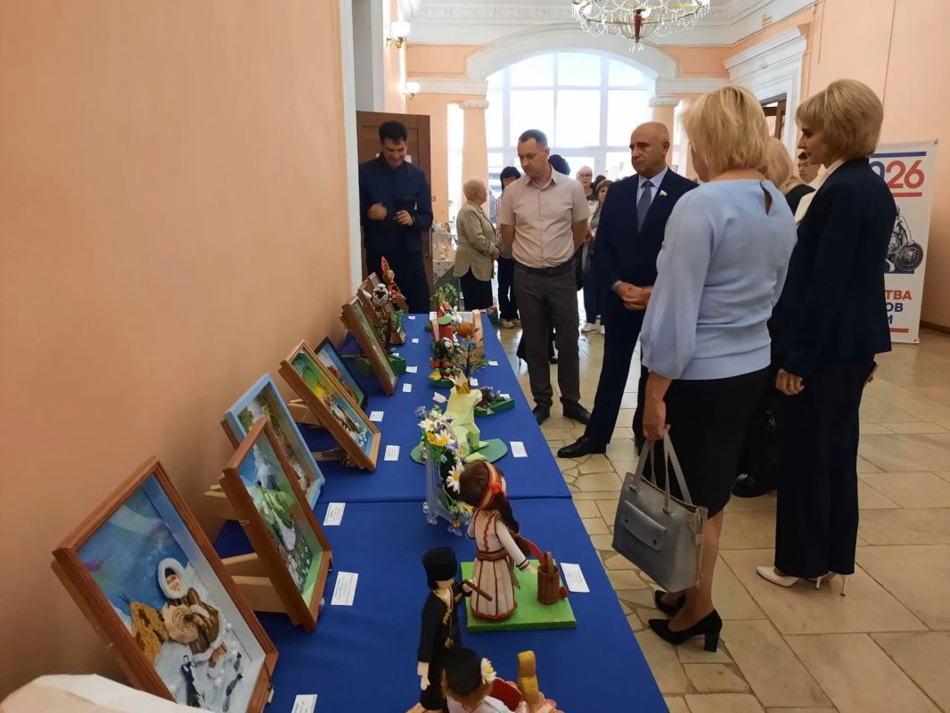 Юрий Старкин напутствовал молодых педагогов Никольского района Юрий Старкин напутствовал молодых педагогов Никольского района