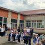 Сегодня работники аппарата региональной прокуратуры, прокуроры городов и районов на торжественных линейках, посвященных Дню знаний, поприветствовали учеников образовательных организаций, поздравили их с 1 сентября, пожелали...