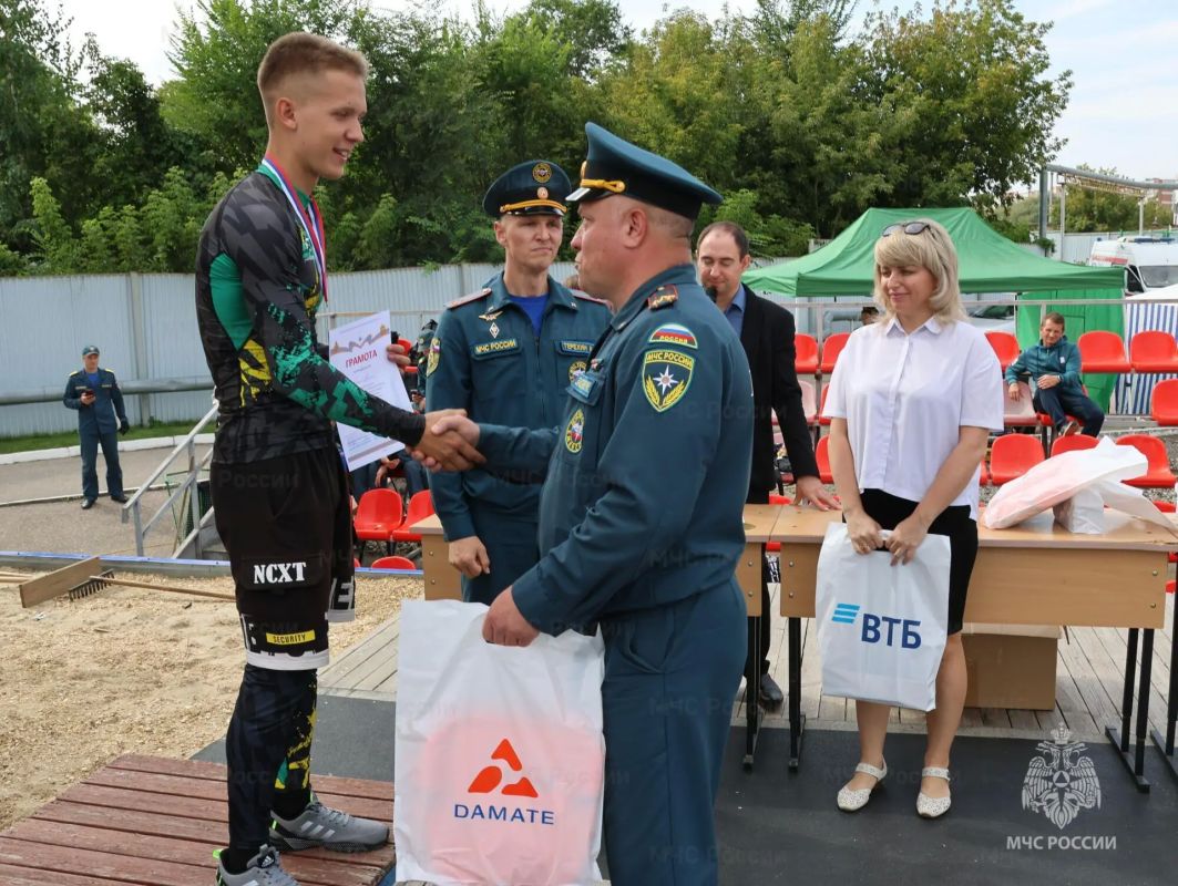 На стадионе «Первомайский» состоялось личное первенство Главного управления МЧС России по Пензенской области по пожарноспасательному спорту среди юношей и девушек На стадионе «Первомайский» состоялось личное первенство Главного управления МЧС России по Пензенской области по пожарноспасательному спорту среди юношей и девушек