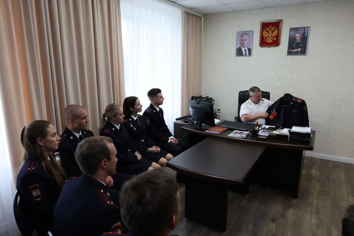 Наставничество и традиции. В УМВД России по Пензенской области прошла встреча с выпускниками ведомственных вузов Наставничество и традиции. В УМВД России по Пензенской области прошла встреча с выпускниками ведомственных вузов