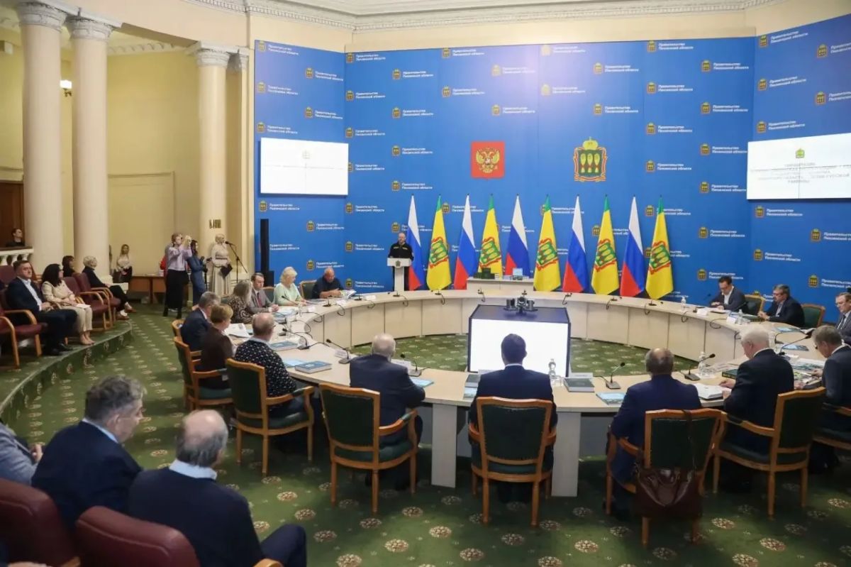 Олег Мельниченко: Представили научной и культурной общественности нашего региона два новых издания: первый том обновленной Пензенской энциклопедии и подарочный альбом «Пензенская область — сердце Русской равнины» Олег Мельниченко: Представили научной и культурной общественности нашего региона два новых издания: первый том обновленной Пензенской энциклопедии и подарочный альбом «Пензенская область — сердце Русской равнины»