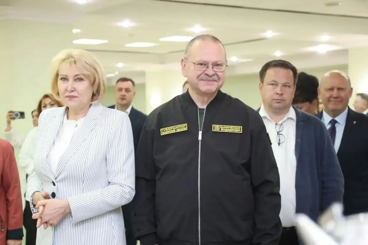 Олег Мельниченко: Настоящий народный праздник устроили сегодня в Лермонтовской библиотеке башмаковцы, презентовавшие свой район на областном смотре-конкурсе художественной самодеятельности «Пою тебе, мой Сурский край!» Олег Мельниченко: Настоящий народный праздник устроили сегодня в Лермонтовской библиотеке башмаковцы, презентовавшие свой район на областном смотре-конкурсе художественной самодеятельности «Пою тебе, мой Сурский край!»